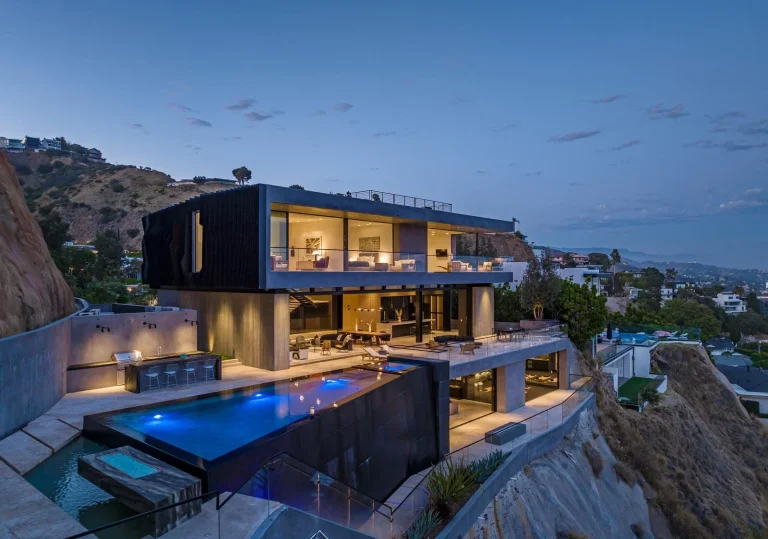 How Much Does It Cost to Maintain a $10 Million Mansion?